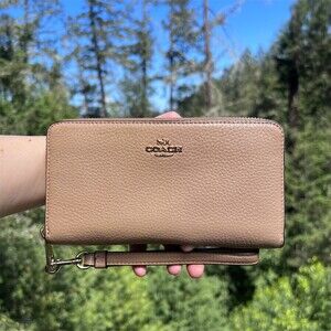 COACH Long Zip-Around Wallet Pebble Leather w Detachable Wrist-strap AUTHENTIC